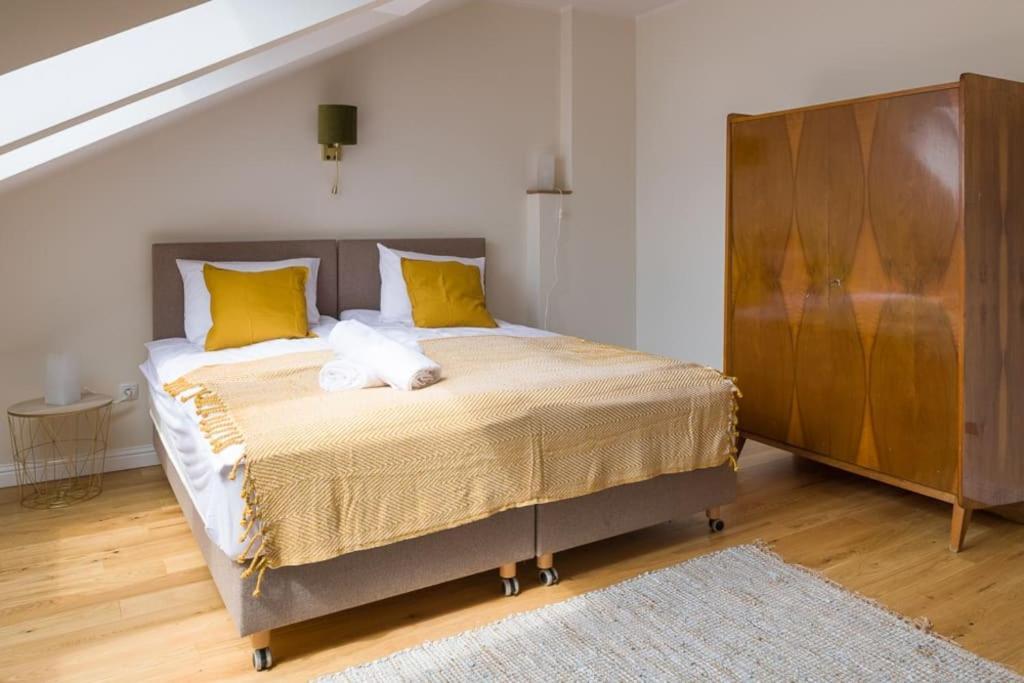 Charming Apartment In Perfect Location Краков Экстерьер фото