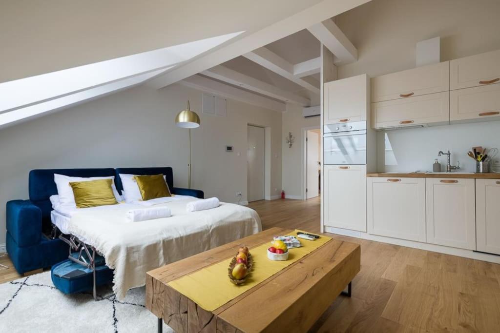 Charming Apartment In Perfect Location Краков Экстерьер фото